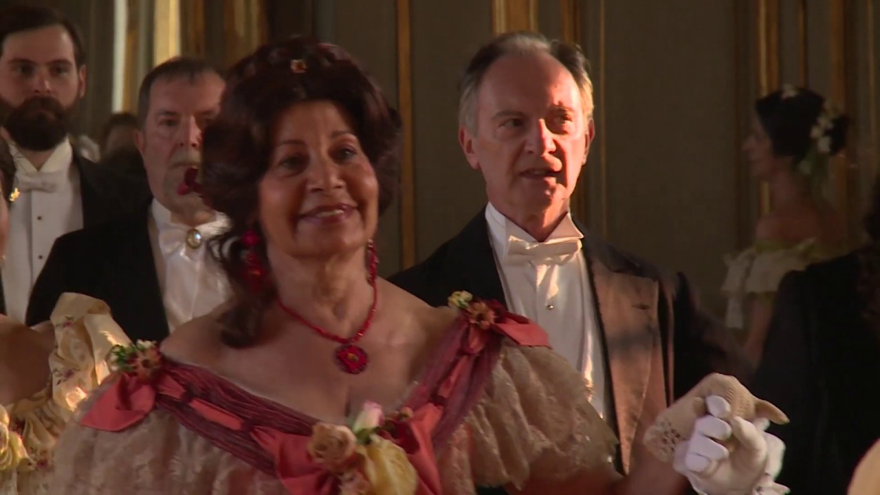 Carnet de Bals : Polonaise d'ouverture du Grand Bal des Abeilles