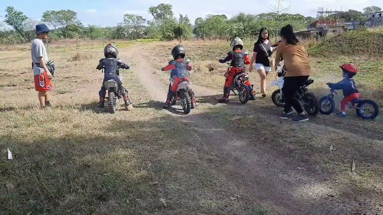 MX KIDS| Scrambling on track. #motocorsskids #flattrack #dirtbike #nrg #mpx #50cc
