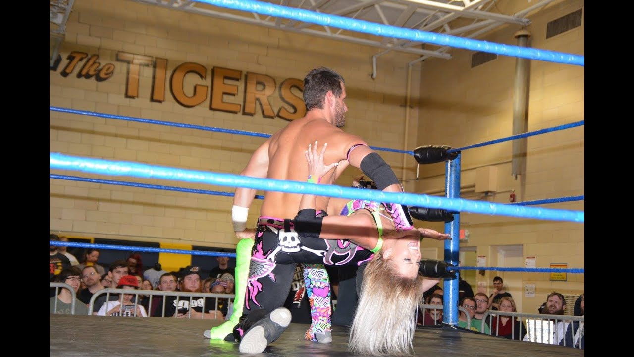 Alex Shelley VS. Candice LeRae - Absolute Intense Wrestling