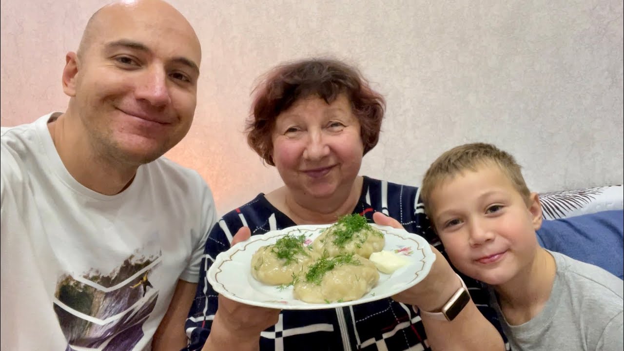 RUSSIAN FAMILY COOKING FILIPINO SIOPAO!