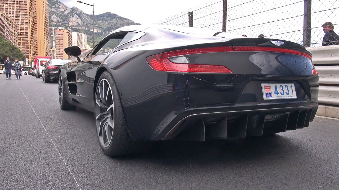 Aston Martin ONE-77 - Revs & Accelerating!