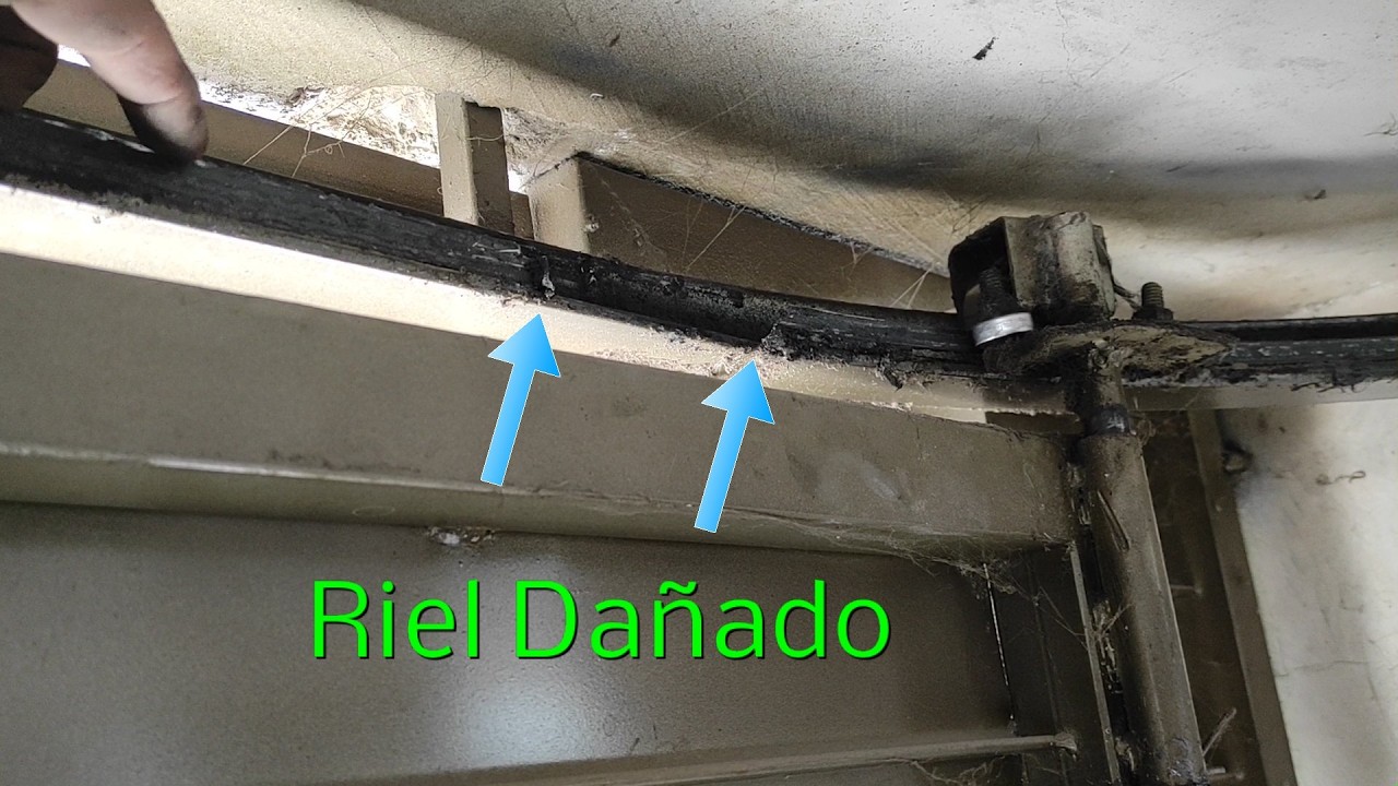 Reparación de riel para un portón corredizo