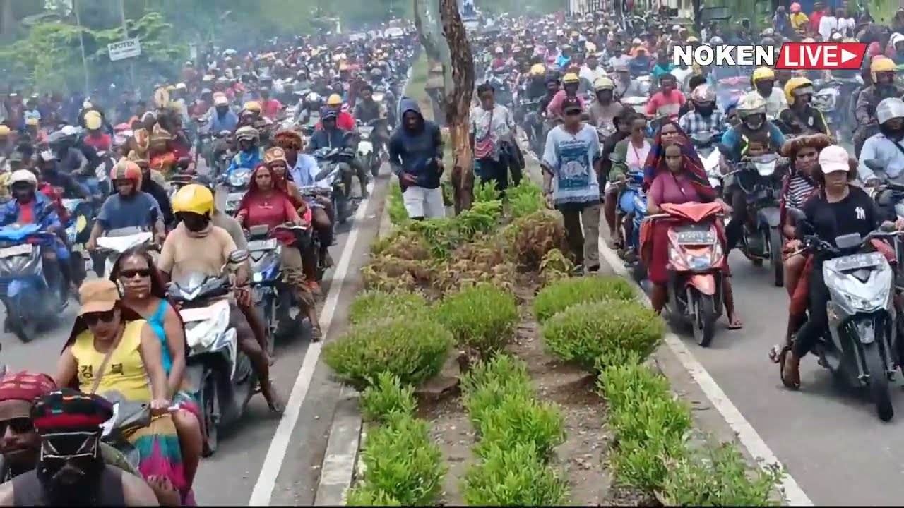[ FULL ]  ANTUSIAS RIBUAN MASYARAKAT YAHUKIMO SAMBUT  JHON TABO DAN ONES PAHABOL