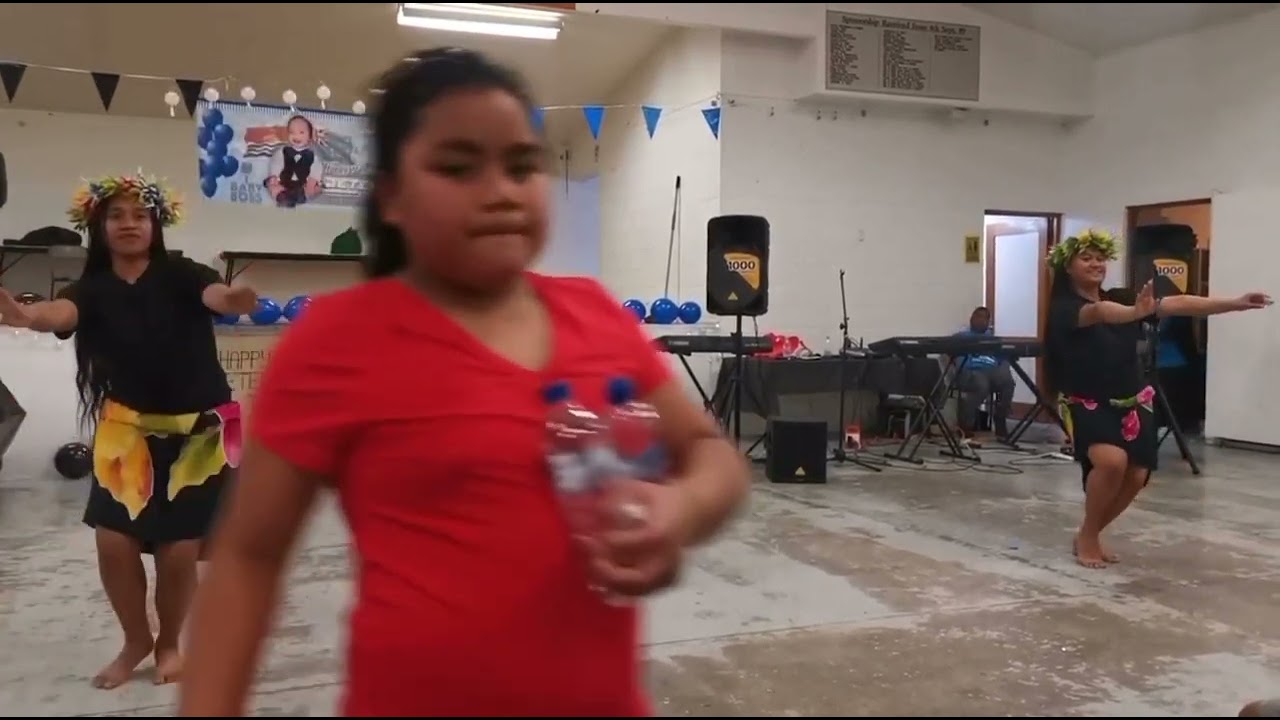 Tuvaluan Sisters dance Haula by Olivia Foai : Milca Valoaga & Imila Valoaga
