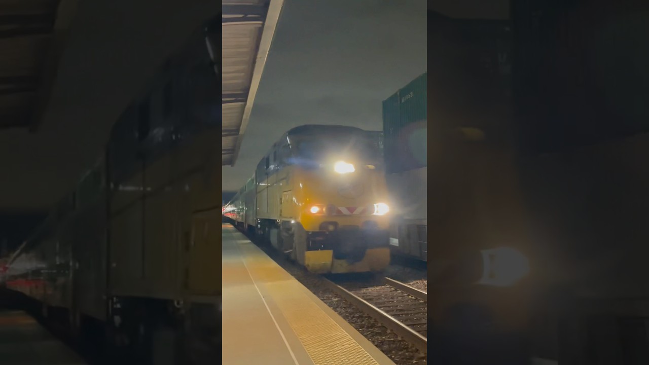 Metra 90 (C&NW) rolls wrong Main into Oak Park