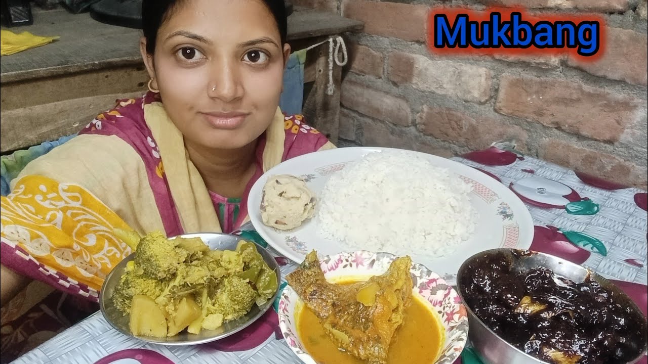 Bigbites, Eating- Rice with Kochu Vorta,Mix Vagetables, and Fish 🐟 curry.