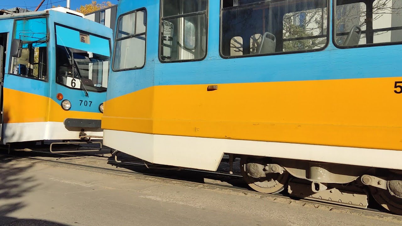 Трамваи се теглят / A pair of coupled Sofian trams and emergency vehicle Madara Liaz