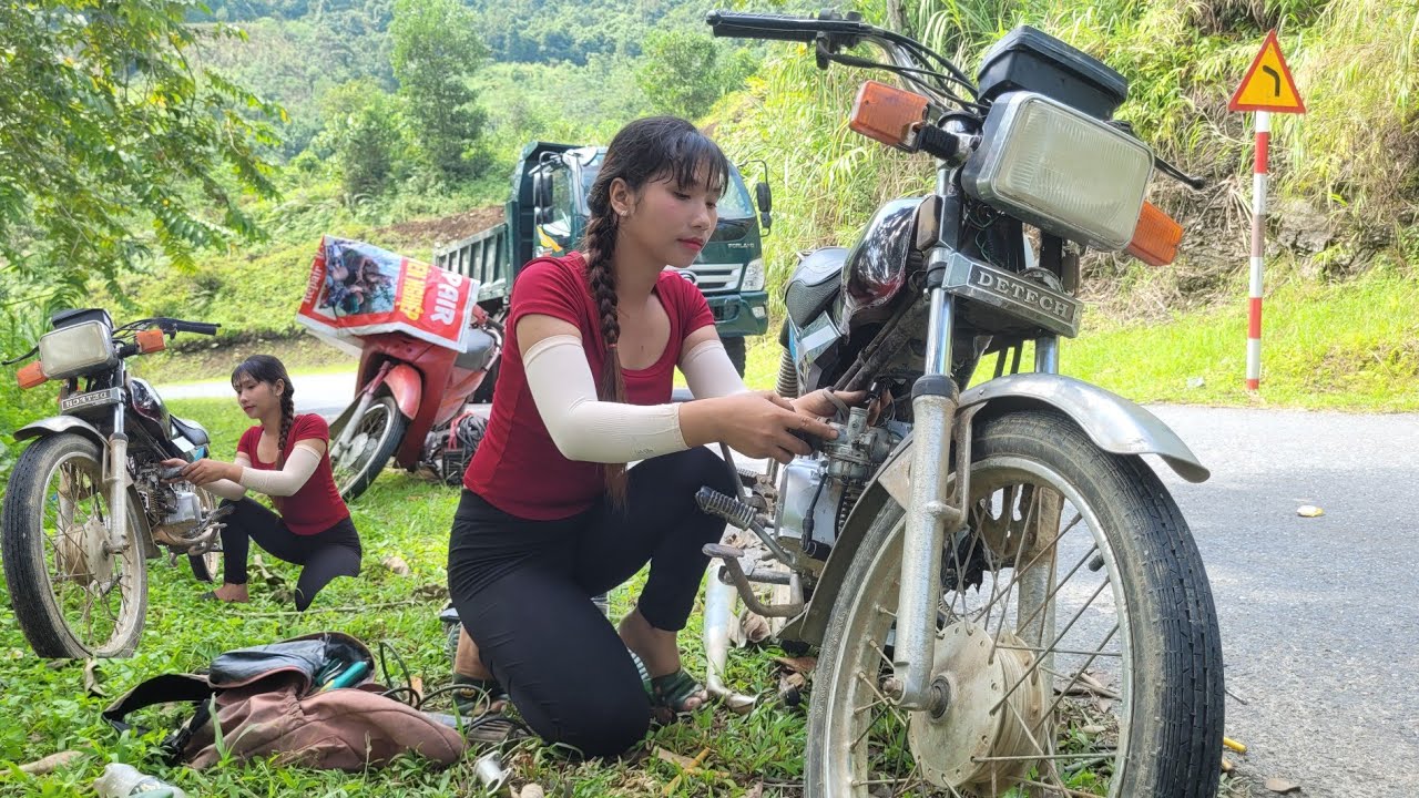 Win 110 motorbike repair girl helps guy whose motorbike broke down on the road