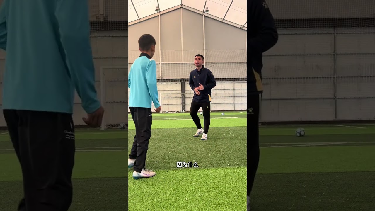 If you want to learn the slow-motion elevator ball you can directly watch the end of the v