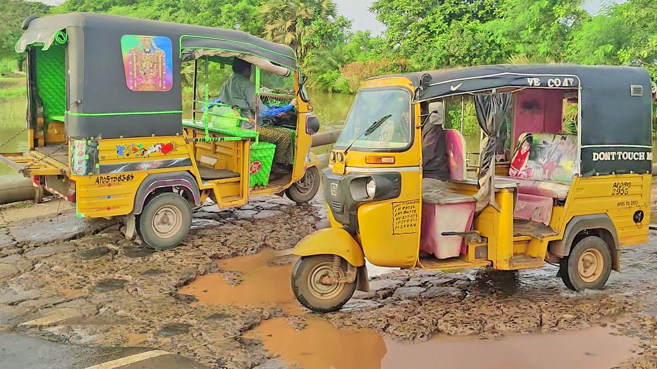 Potholes : School BOYS in Autorickshaw drive is Safe??? in pothole | Auto videos