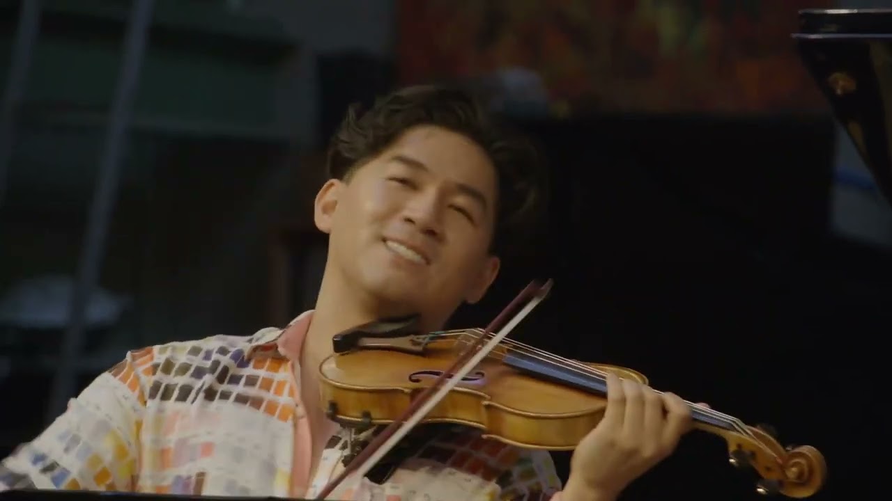 Iskandar Widjaja plays Handel: Violinsonata D- Major HWV 371