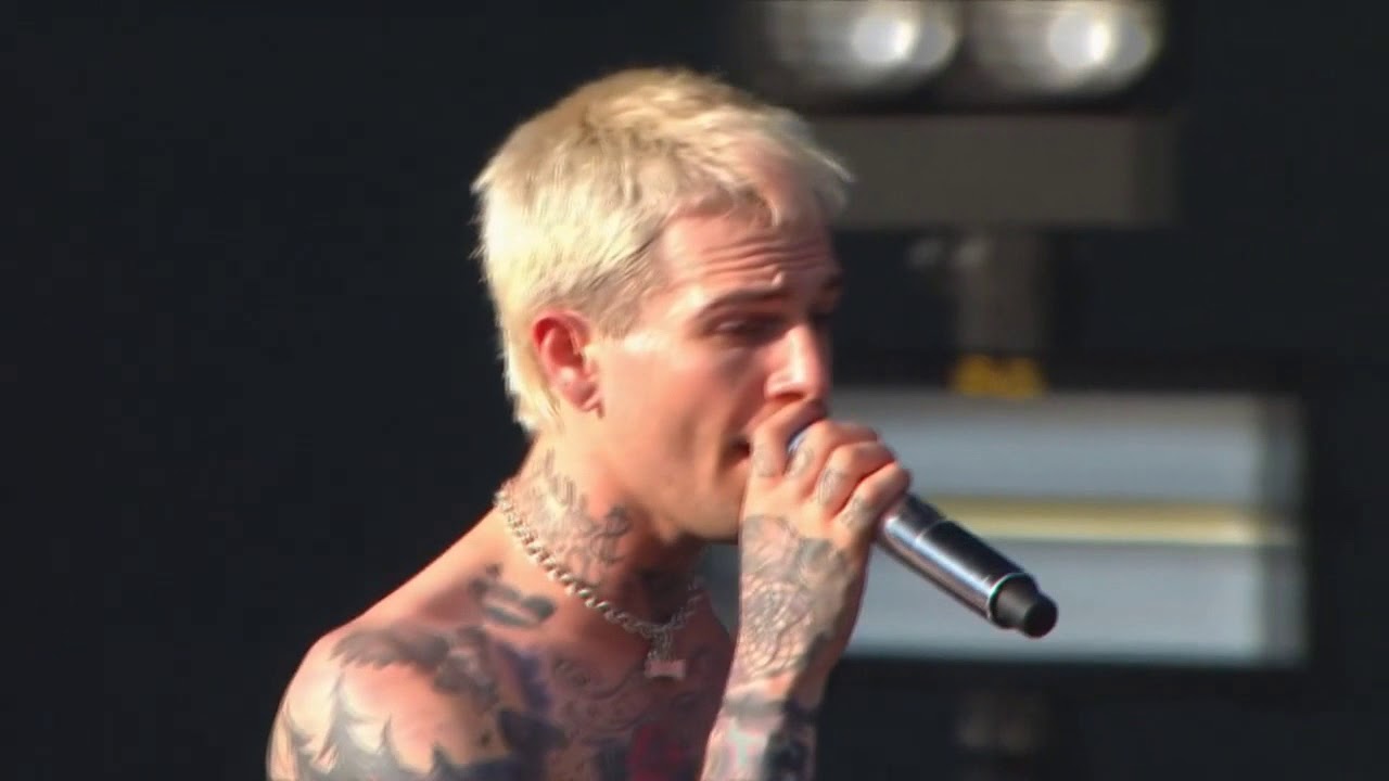The Neighbourhood - Stuck With Me live at Lollapalooza Brazil 2018