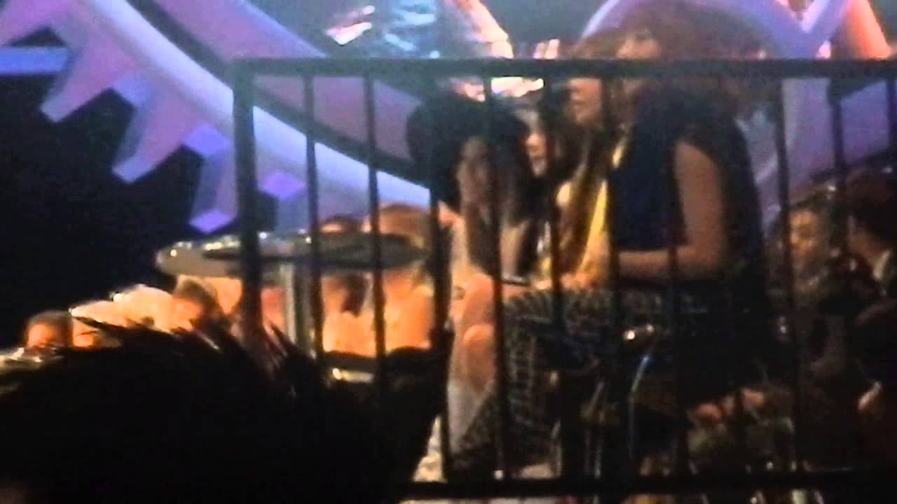 [FANCAM] DARA DURING GDRAGON'S PERFORMANCE @HKMAMA2013