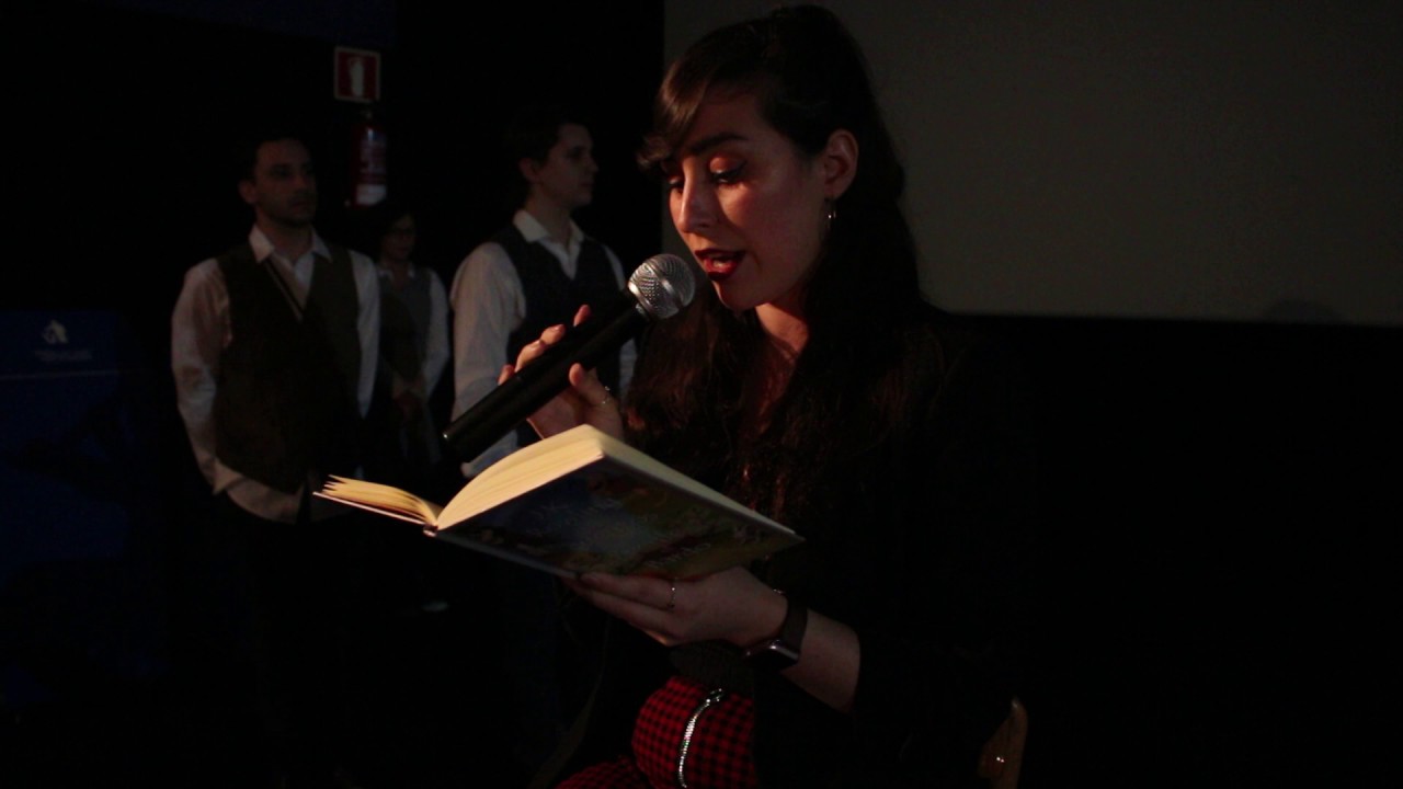 Laura Pastor lee La fábula de los tres hermanos #EventoGrindelwald