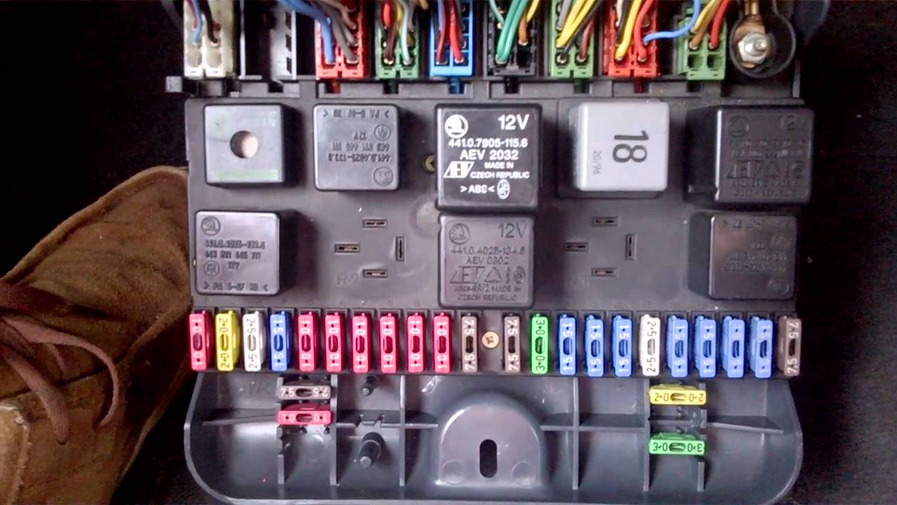 felicia fusebox issues