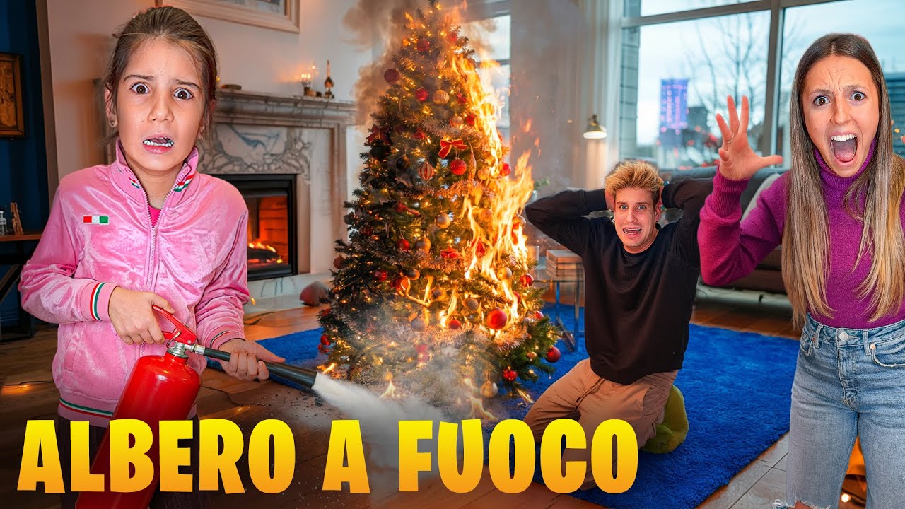 AURORA BRUCIA CON PAP&Agrave; MIKE IL NOSTRO NUOVO ALBERO DI NATALE! LAURA LO SCOPRE SI ARRABBIA TANTISSIMO