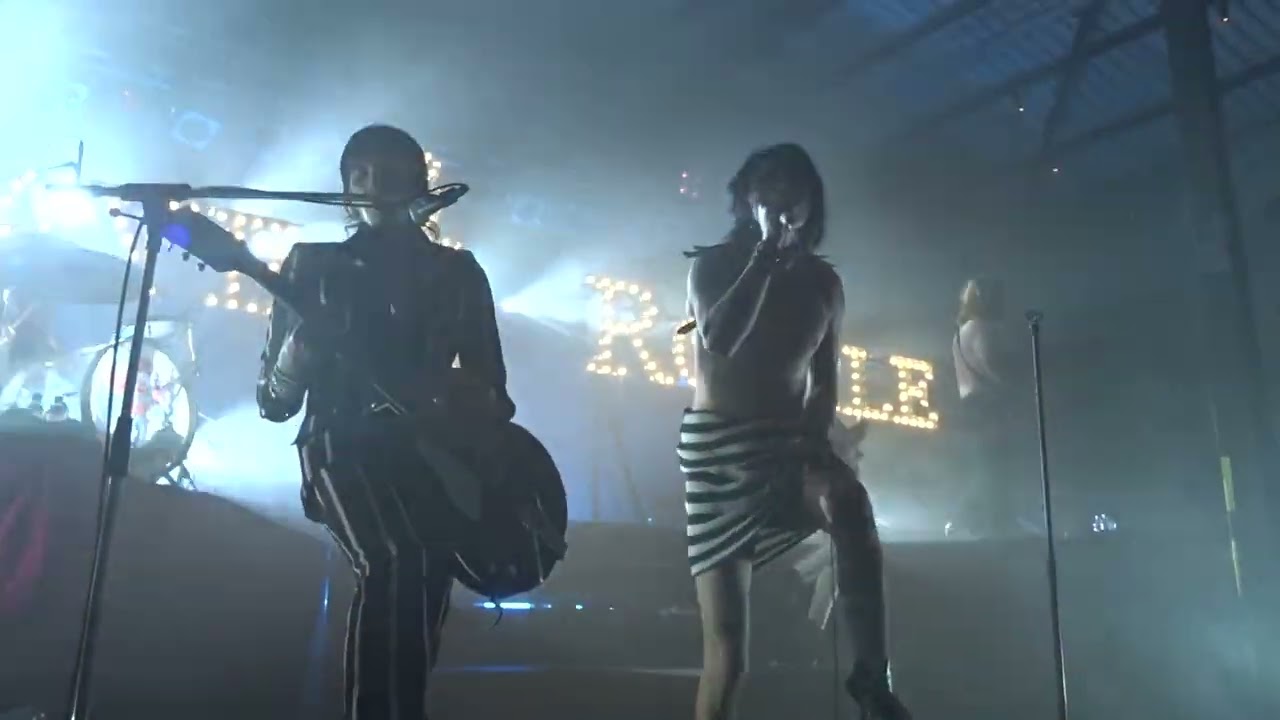 Palaye Royale - Fever Dream Tour 2023 / Stuttgart - Broken
