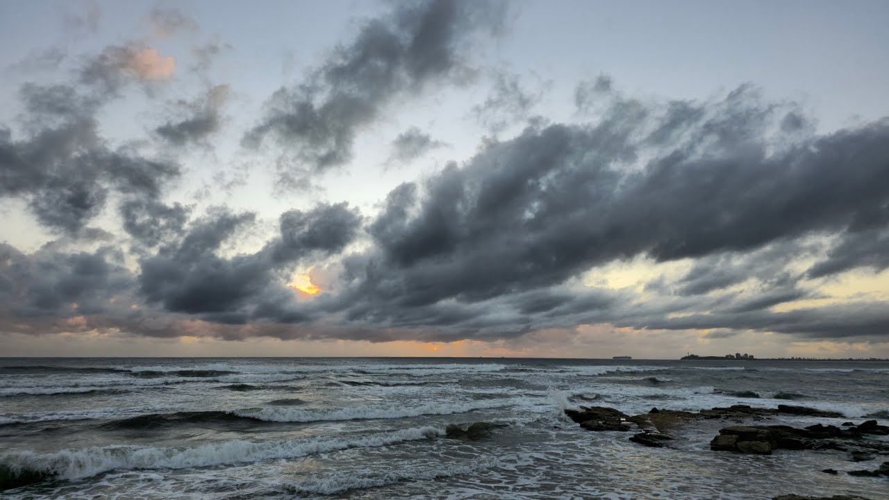 Looming Morning at Pincushion Island, Australia | Sunrise 154 – White Wash | UHD, 4K