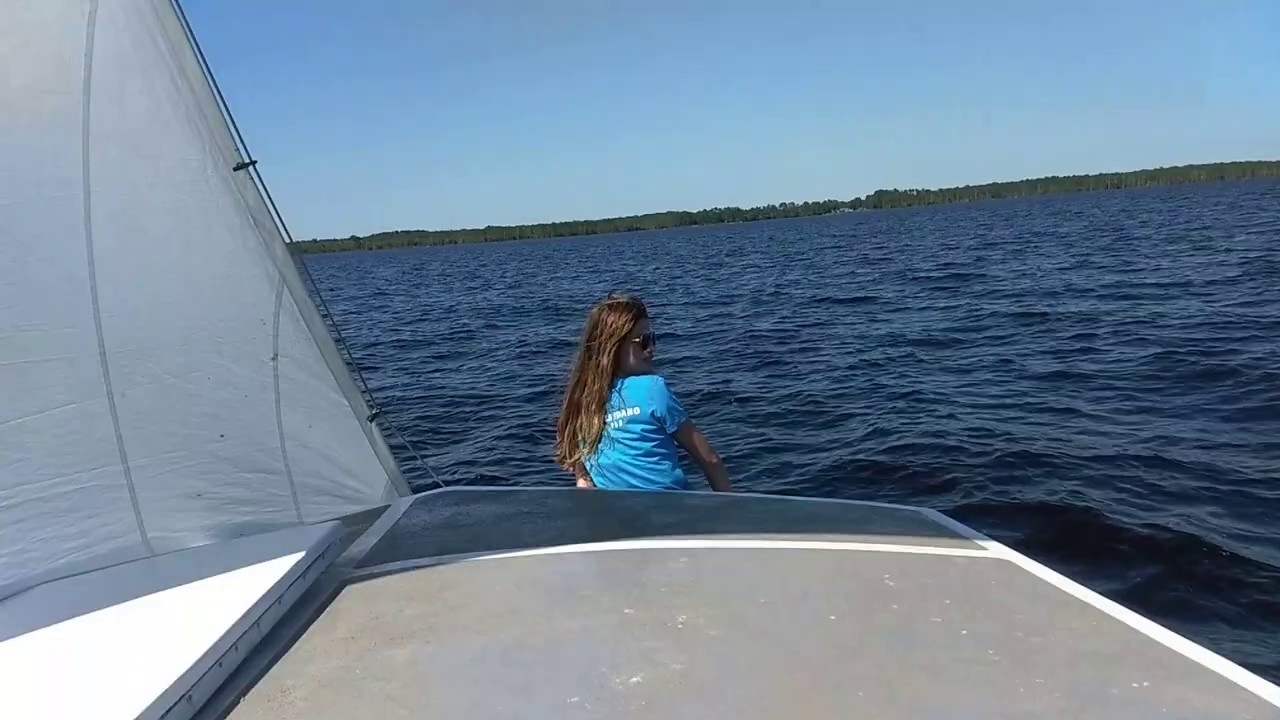 Jarcat 6 sailing hands off