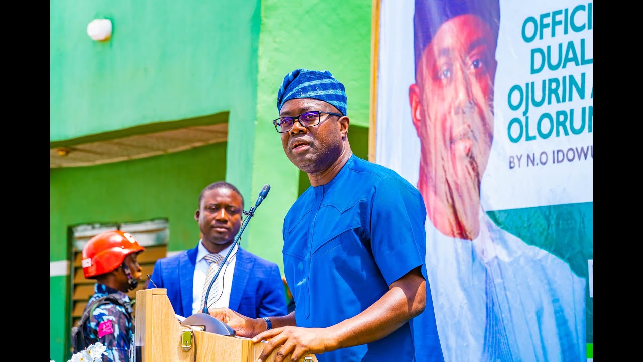 Gov Seyi Makinde Flags Off 8.3 km Akobo-Ojurin/Odogbo Barracks Olorunda Abaa Junction Road 09/06/23