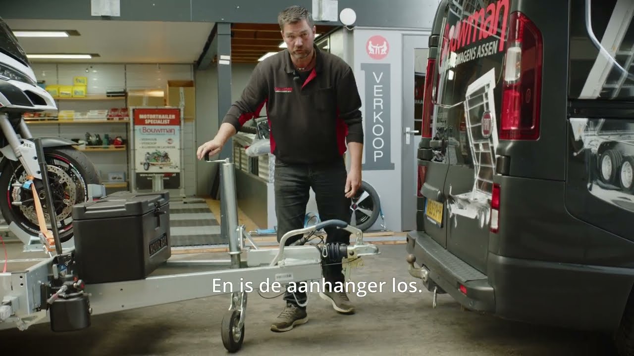 Instructie video over het aankoppelen van een geremde aanhanger/ aanhangwagen