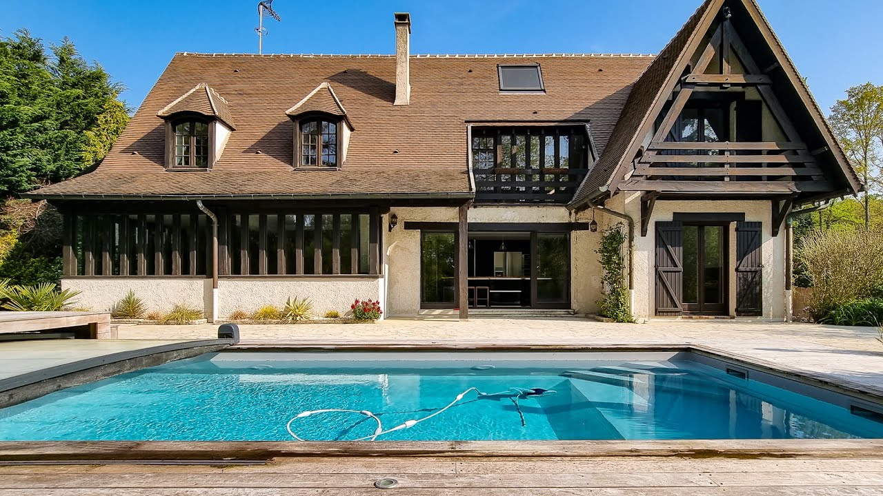 VENDU - Grande villa d'architecte avec parc, piscine, sauna, spa à LAMORLAYE LE LYS