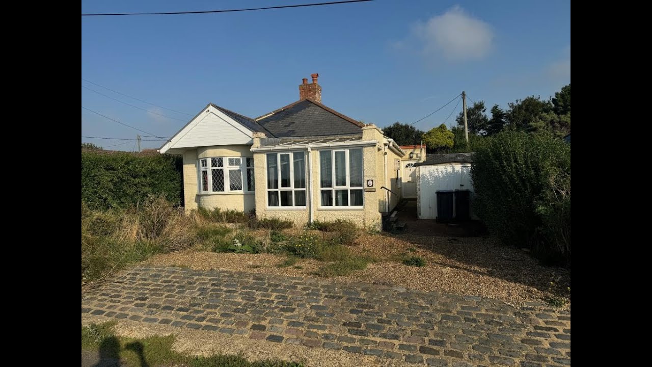 147 Old Dover Road, Capel-le-Ferne, Folkestone, Kent, CT18 7HX – November 2024 Auction