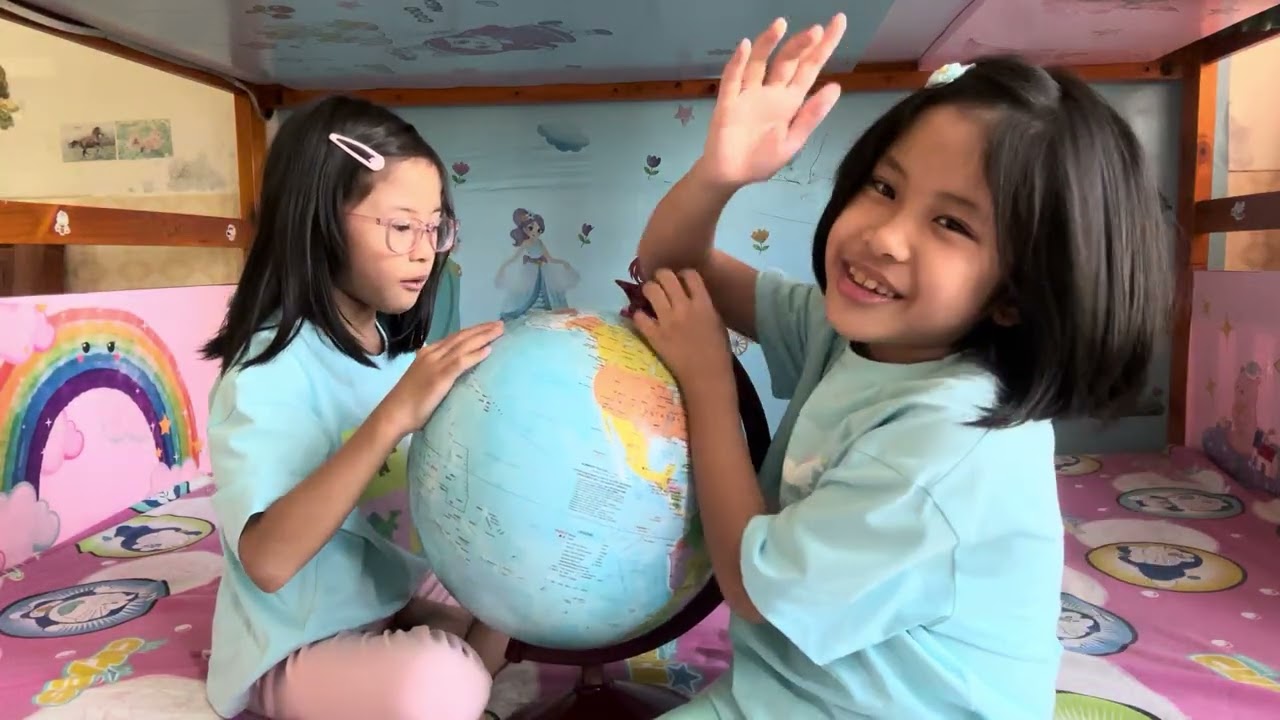 Twilight & Starlight go around the world 02 - My Little Pony Ver STO