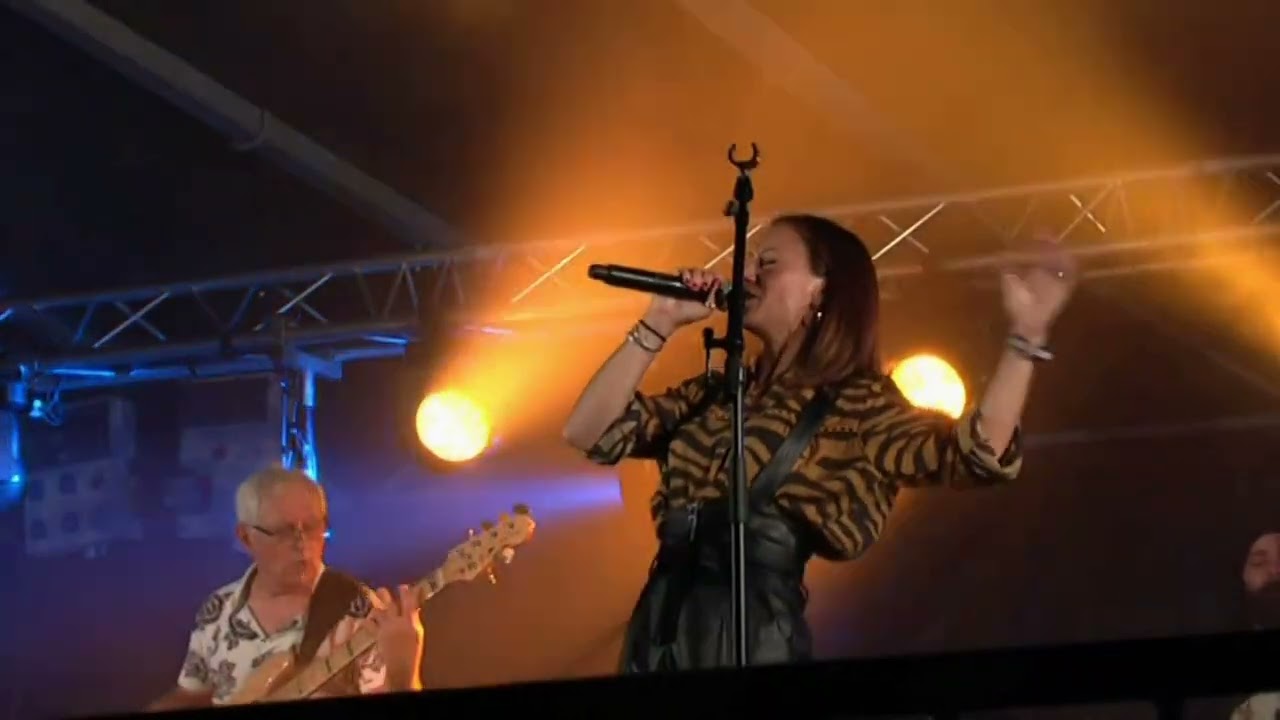 AXSES en concert - Cendrine chante Tina Turner