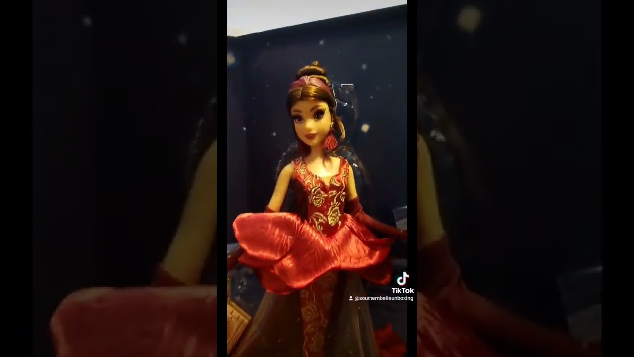 Southern Belle Unboxing Disney Ultimate Princess Celebration Belle