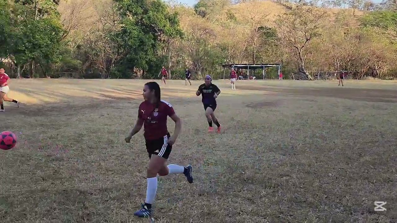 Las Divas en un partido más Mercy anota un gol más a su lista 🥳