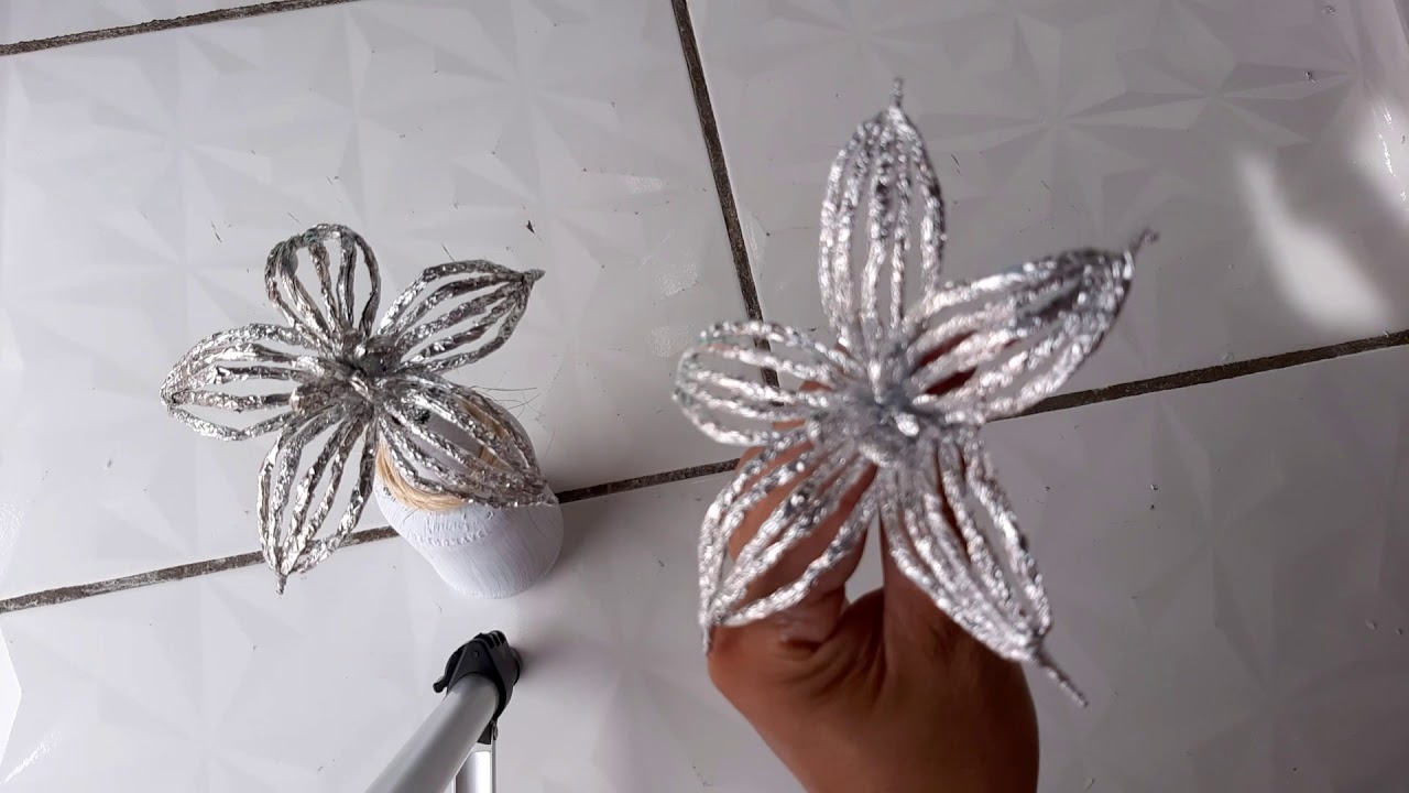 COMO FAZER FLOR DE PAPEL ALUMÍNIO PARA CENTRO DE MESA