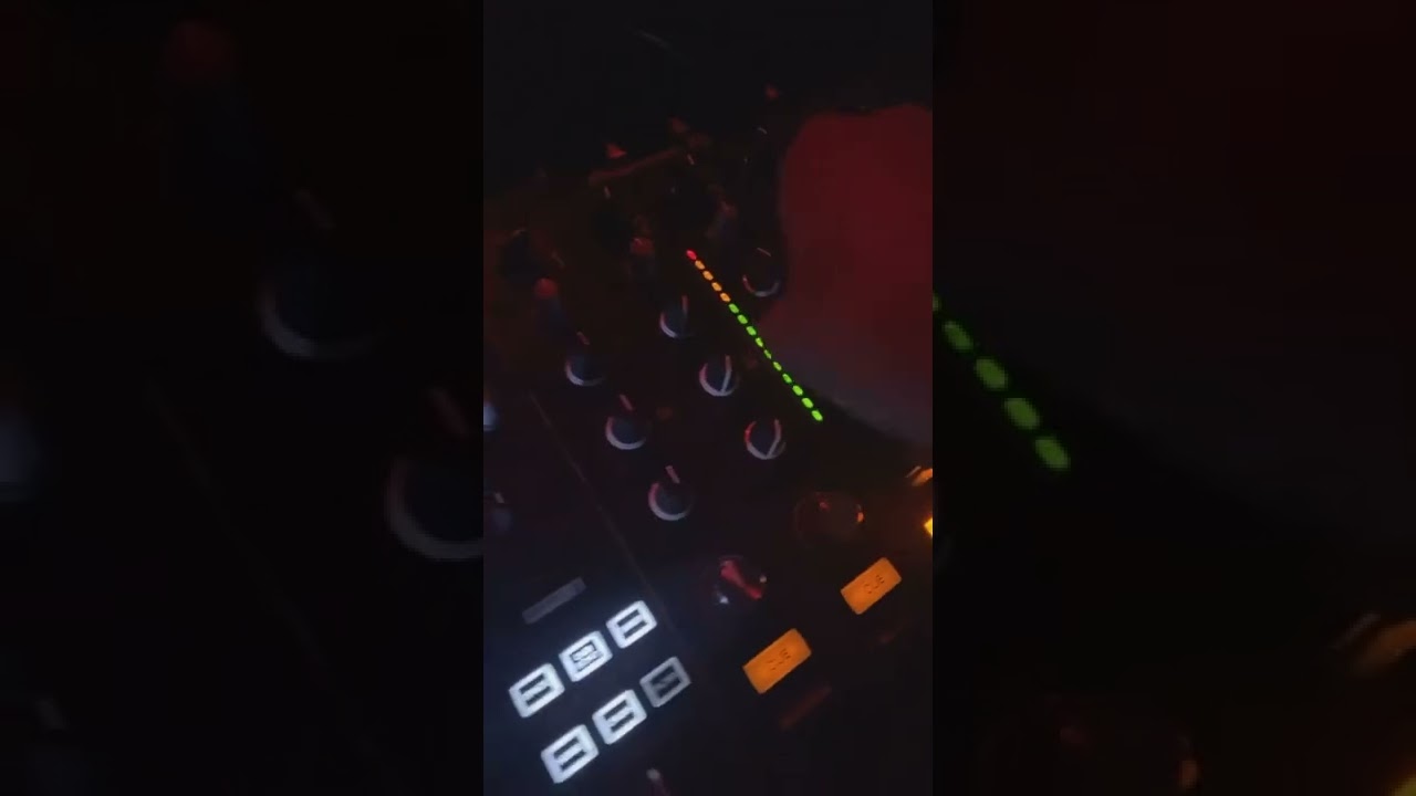 WHILE DJ'ING IN WILLIAMSBURG, BROOKLYN // Bedstuy, Bushwick, Afro House Music, Techno, Afrobeats