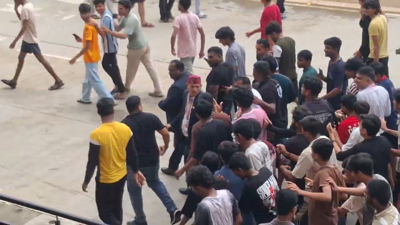 Students protest at Parul University (found a cockroach in hostel's mess)