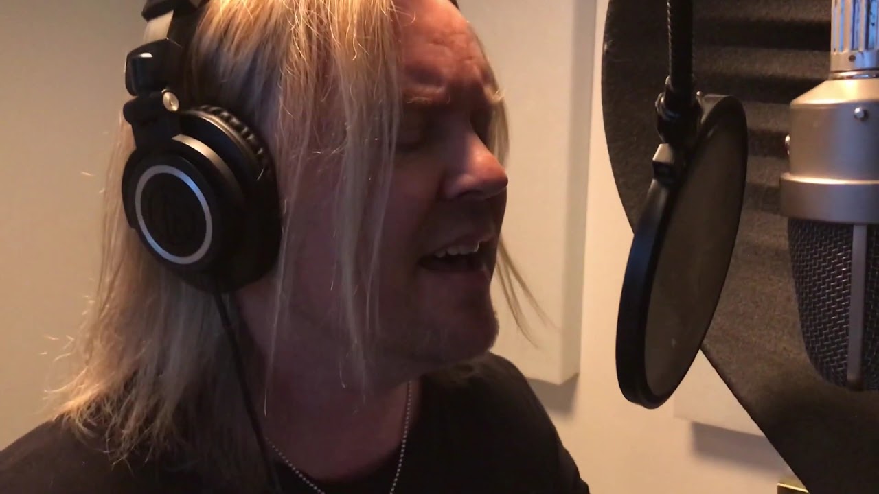 Secret Service, John Becker in the studio (p.I). 2020.  Booking Stars Ltd.