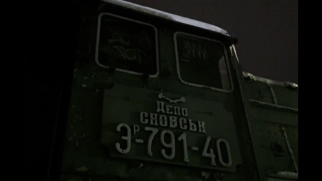 Памятник паровозу ЭР791-40 на станции Путивль