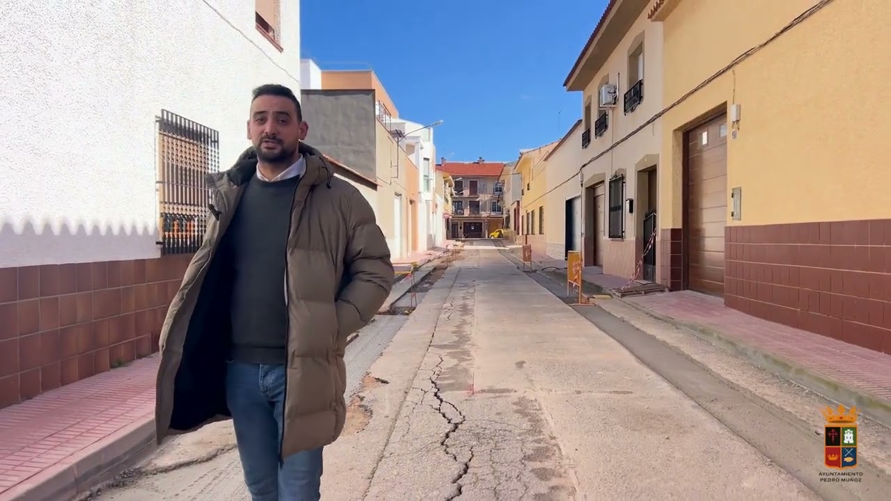 Alberto Lara, alcalde de la localidad, informa acerca de las obras de red de abastecimiento de agua