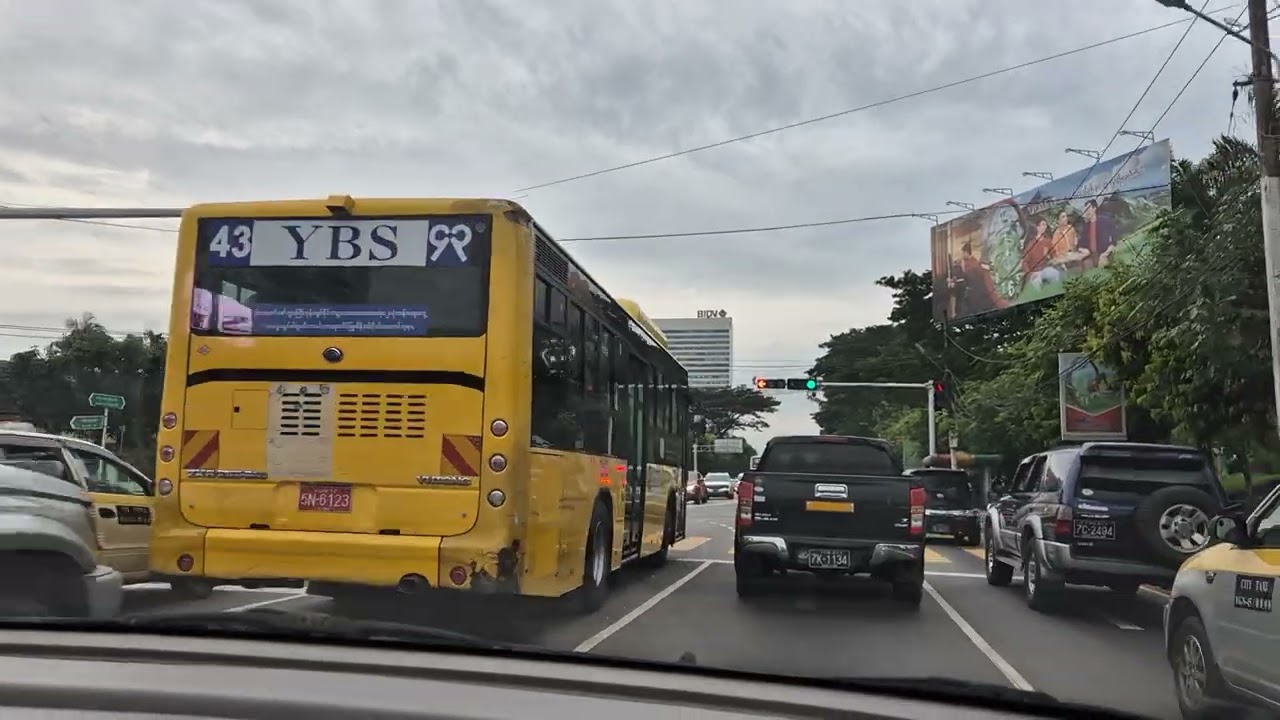 미얀마양곤 토요일 거리풍경