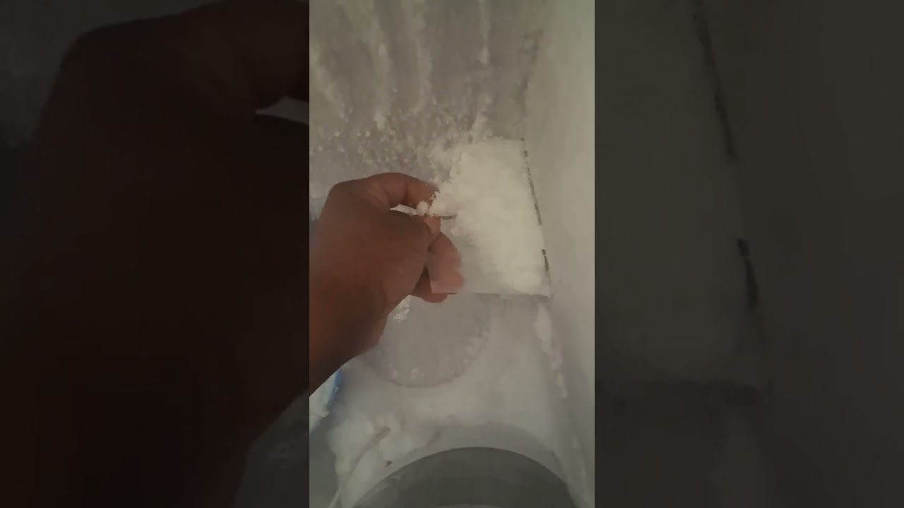 Scraping freezer #frostscraping #iceasmr #scraping #ice #powederyice #flakyice