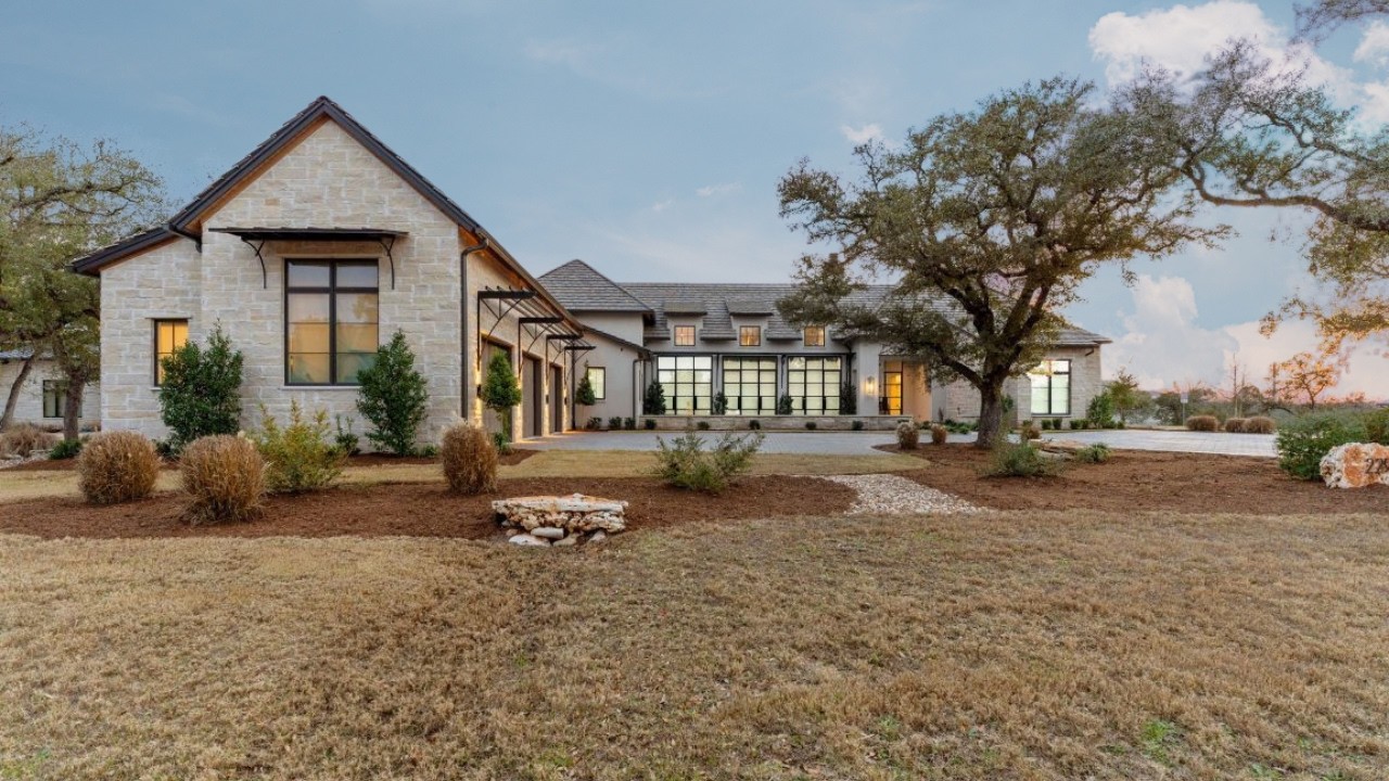 TOURING A CUSTOM MODERN LUXURY HOME W/ STUNNING TRUSSES & THE PERFECT POOL AND SPA | $2.8M
