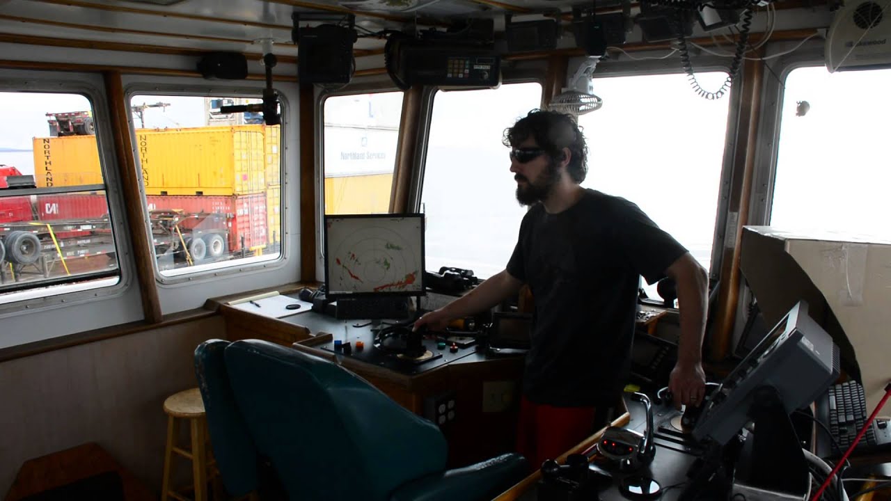 From tow to push with a tugboat