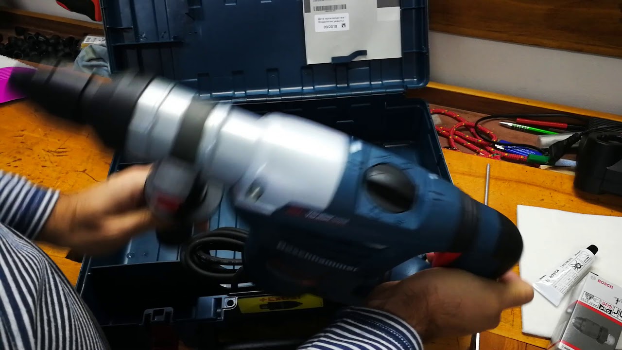 Unpacking / unboxing rotary hammer Bosch GBH 4-32 DFR Set 0611332101