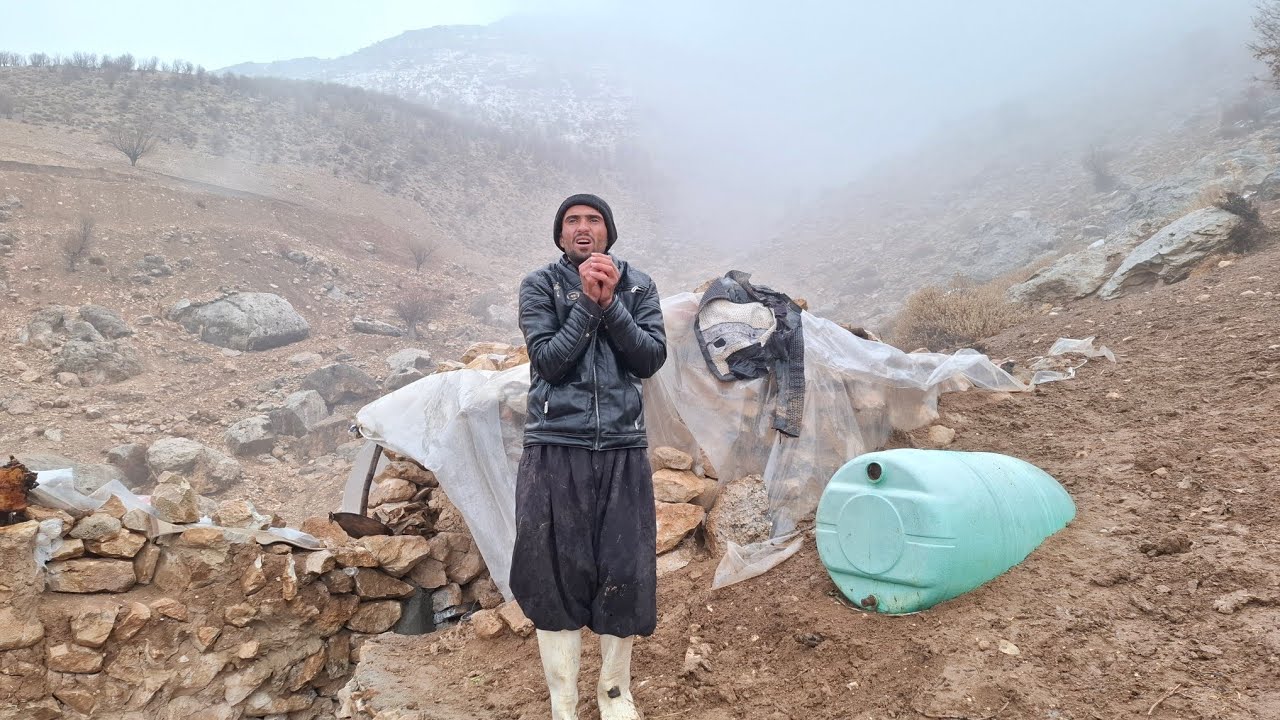 The real life of a boy in an abandoned cave | Resisting the deadly cold