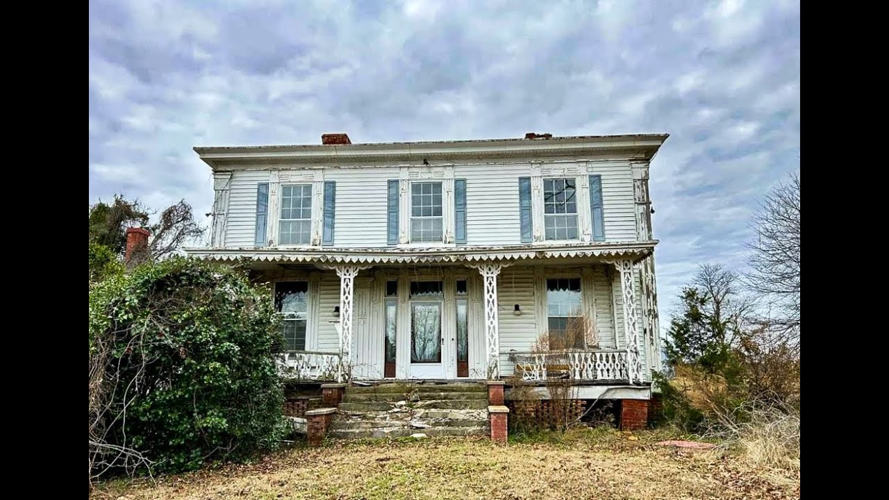 Amazing Hickory Hill House 1840 Sits Empty