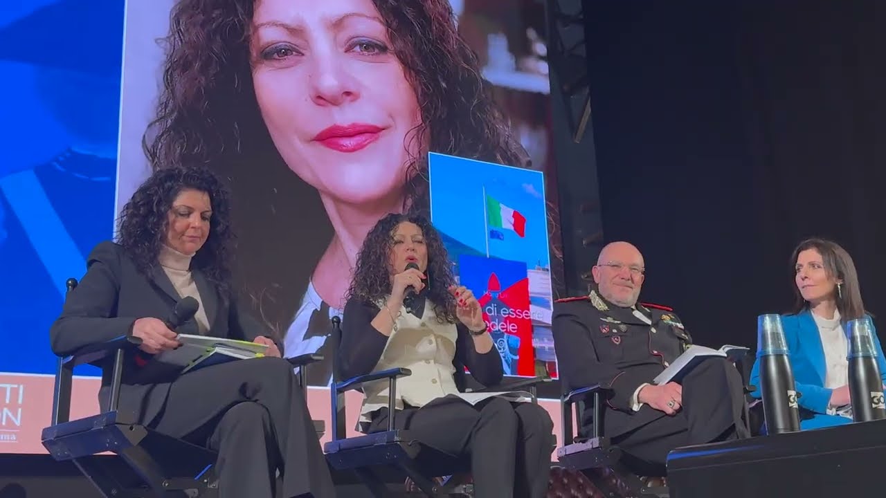 “Giuro di essere fedele”: emozioni in uniforme alla Giunti Odeon di Firenze il nuovo libro di Lilli