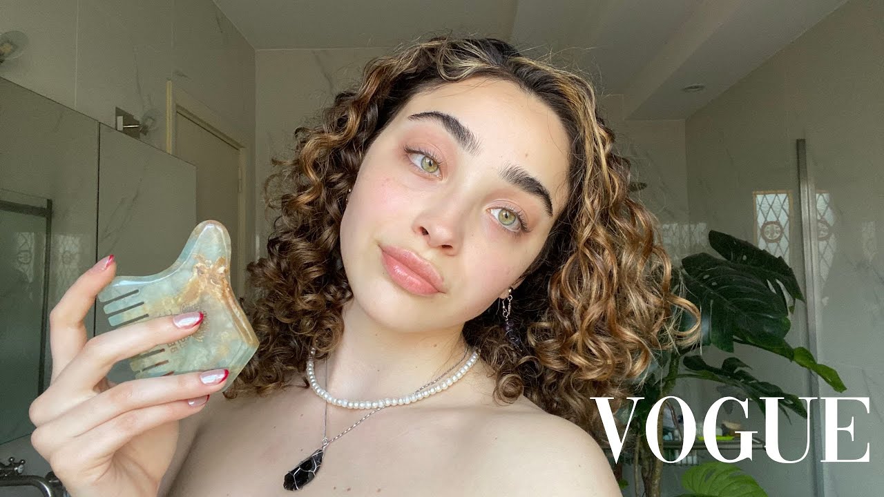 pretendiendo que estoy en un video de skincare de Vogue.