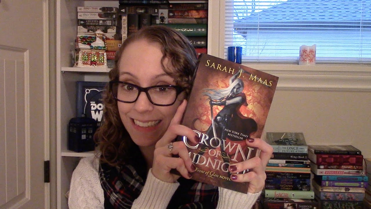 Crown of Midnight Review & Discussion