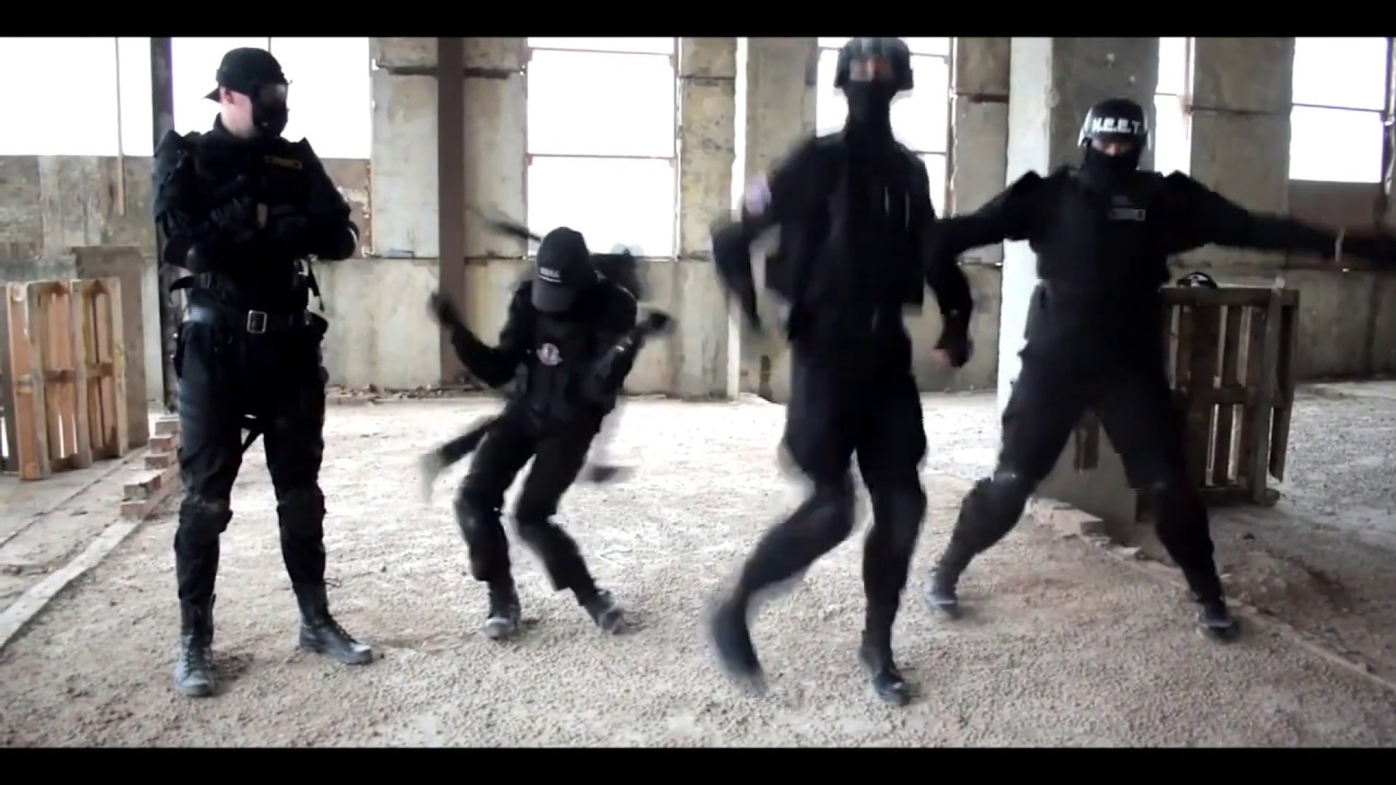 Флекс N.E.E.T. подходит под любую песню