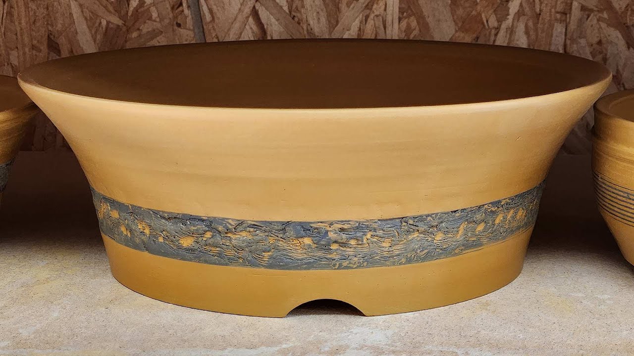 Bonsai pot making: a black Mishima band