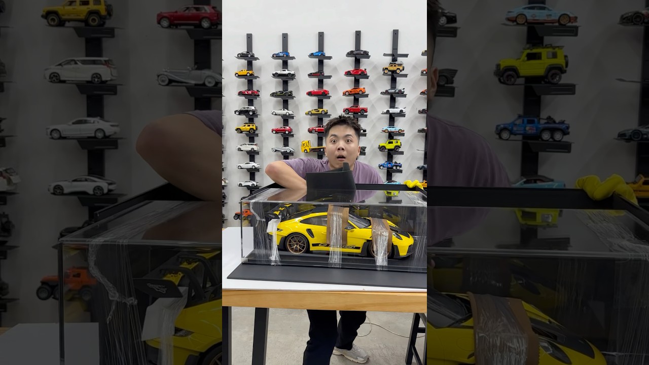 Unboxing 1/8 Porsche 911 GT3 RS Resin Diecast Model Car 🚗 With Only 20 Units in the World 🌎